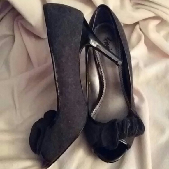 Shoes - Picture 3 of 3